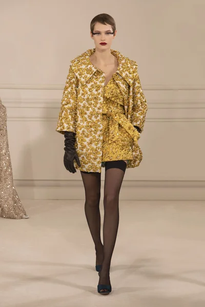 Look 44
